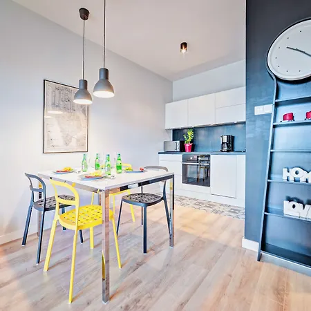 Homely Place 3* Poznań